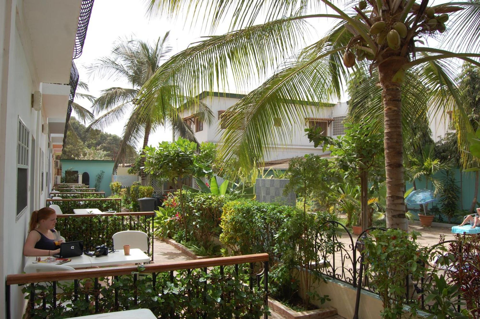 Riyan Apartment Kololi Bagian luar foto